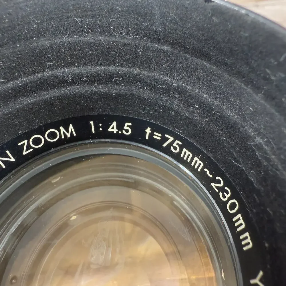 Yashica Lens Auto Zoom 75-230mm 1:4.5